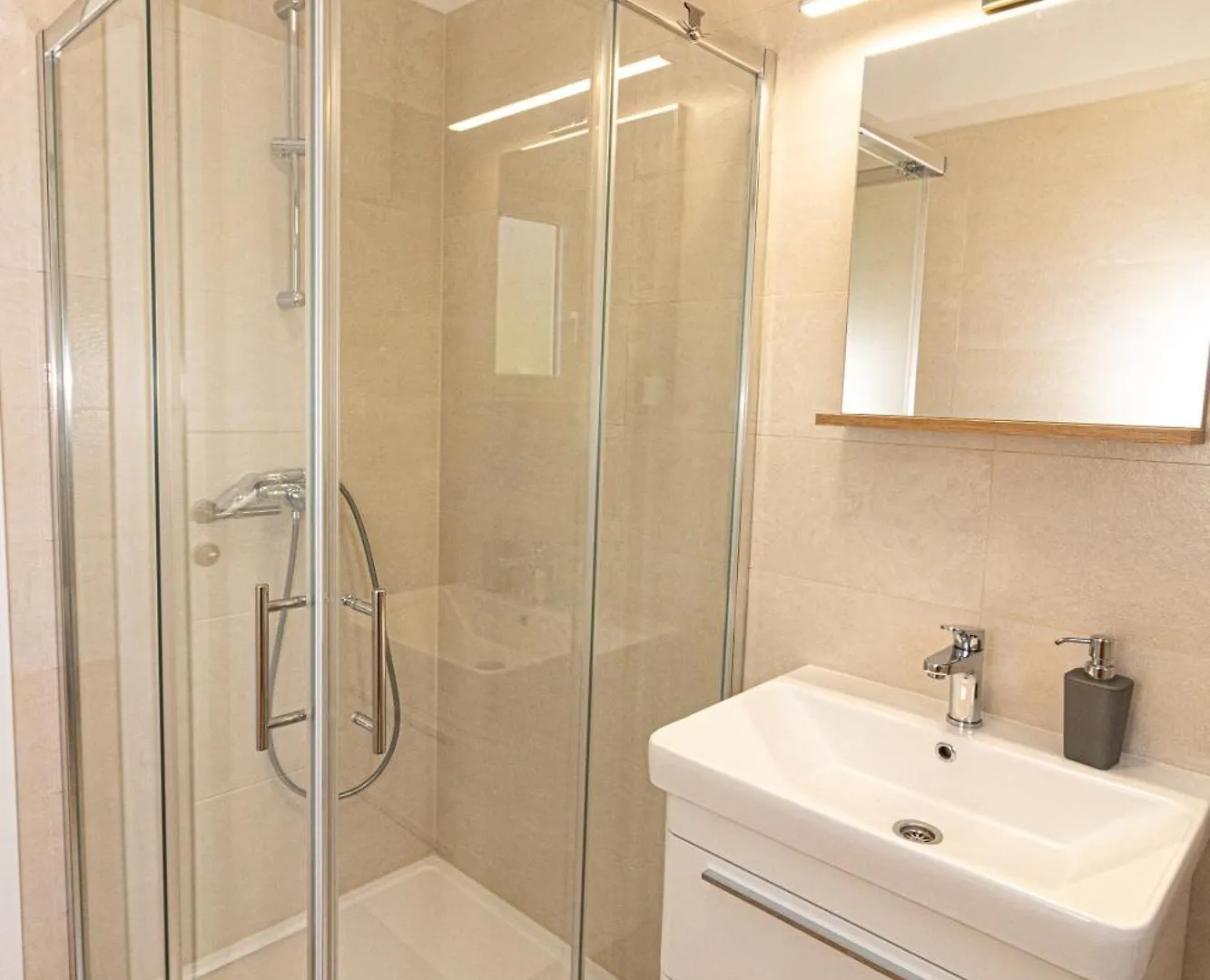 Apartments Finka Terzic Žbandaj