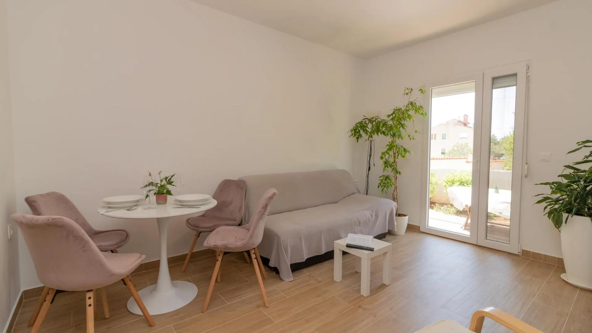 Apartments Finka Terzic Žbandaj